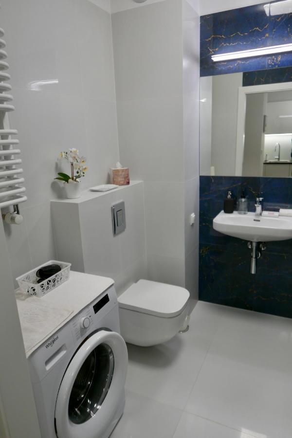 Kieslowskiego Apartment Vis-A-Vis Town Hall Varşova Dış mekan fotoğraf